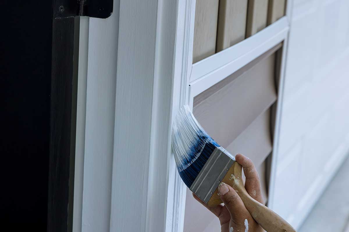 42 Exterior House Paint Colors for Inviting Curb Appeal